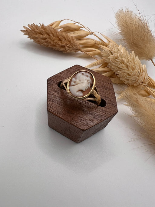 9ct Gold Antique Cameo Ring