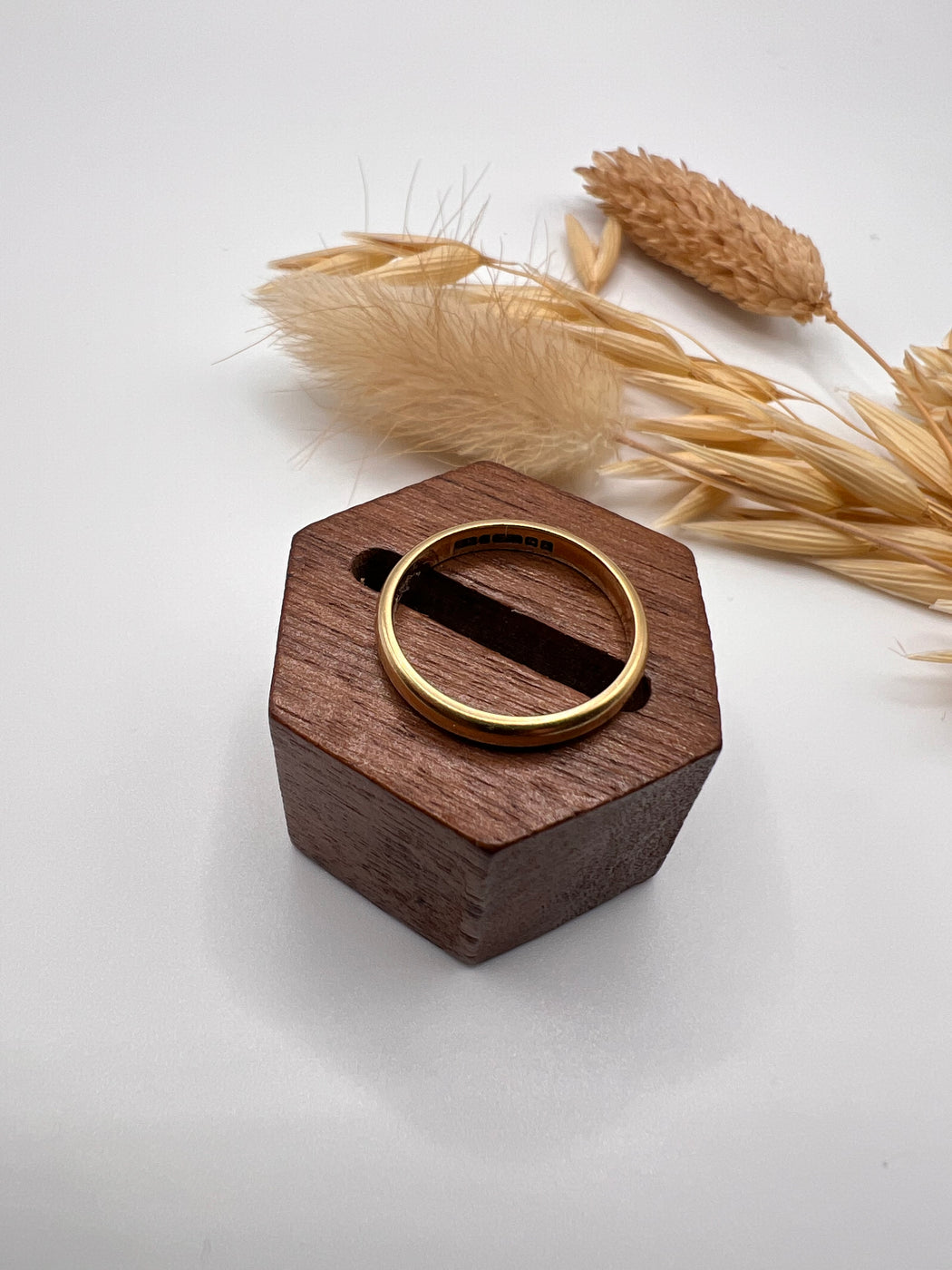 Vintage 9ct Domed Wedding Band