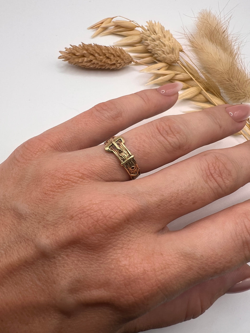 9ct Gold 1970's Buckle Ring