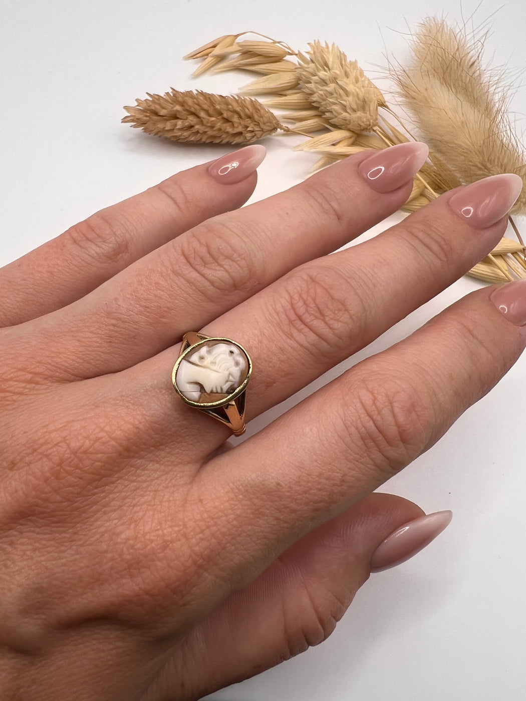 9ct Gold Antique Cameo Ring