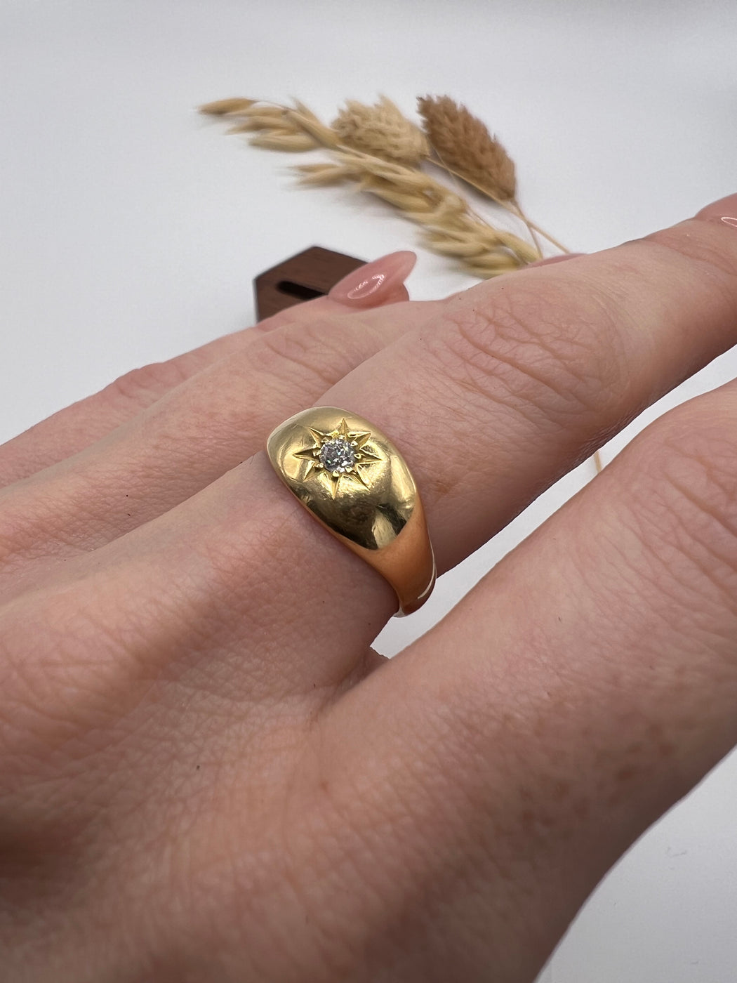 Antique 18ct Old Cut Star Set Gypsy Ring