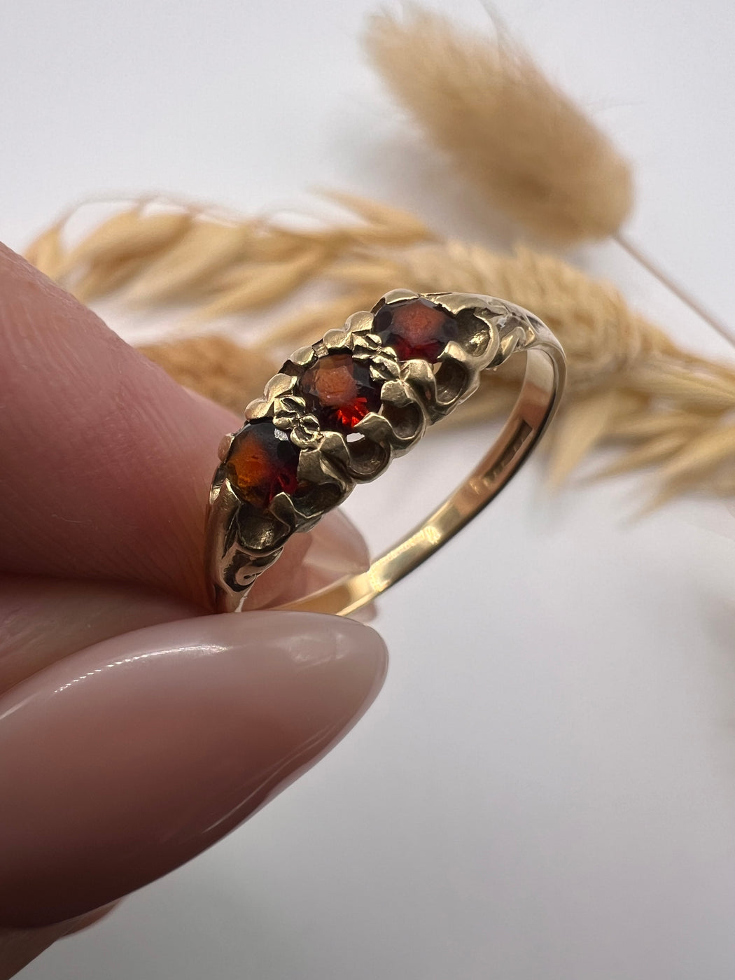 9ct Gold Vintage Three Stone Garnet Ring