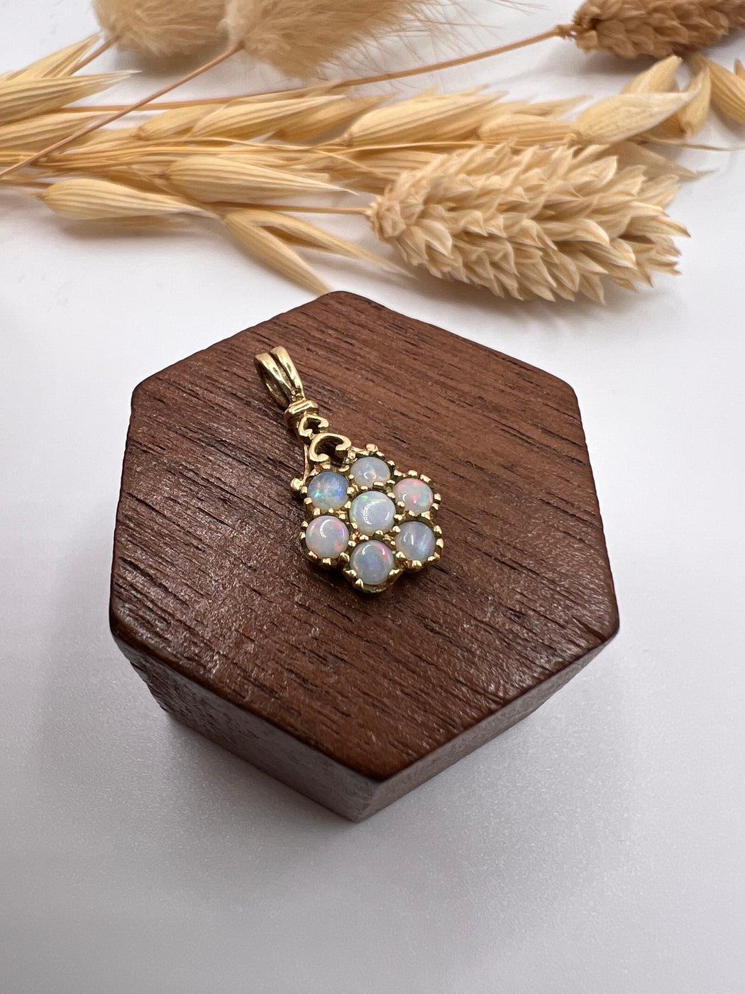 Vintage 9ct Gold Opal Stone Cluster Pendant