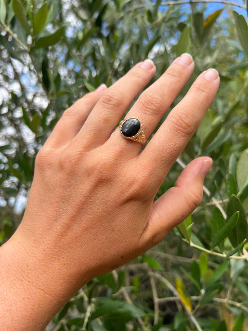 9ct Gold Oval Onyx Signet Ring Size Q 1/2