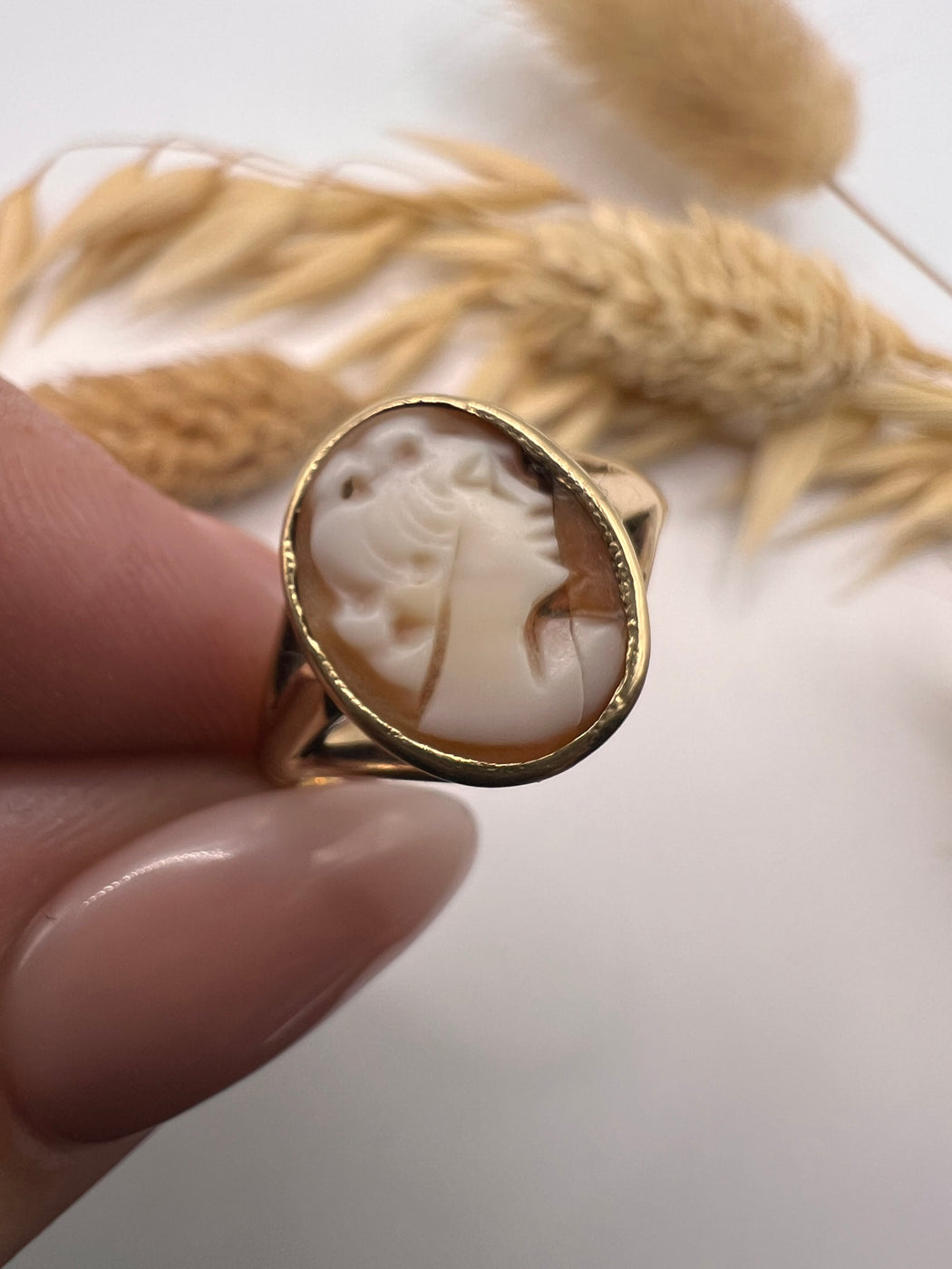9ct Gold Antique Cameo Ring