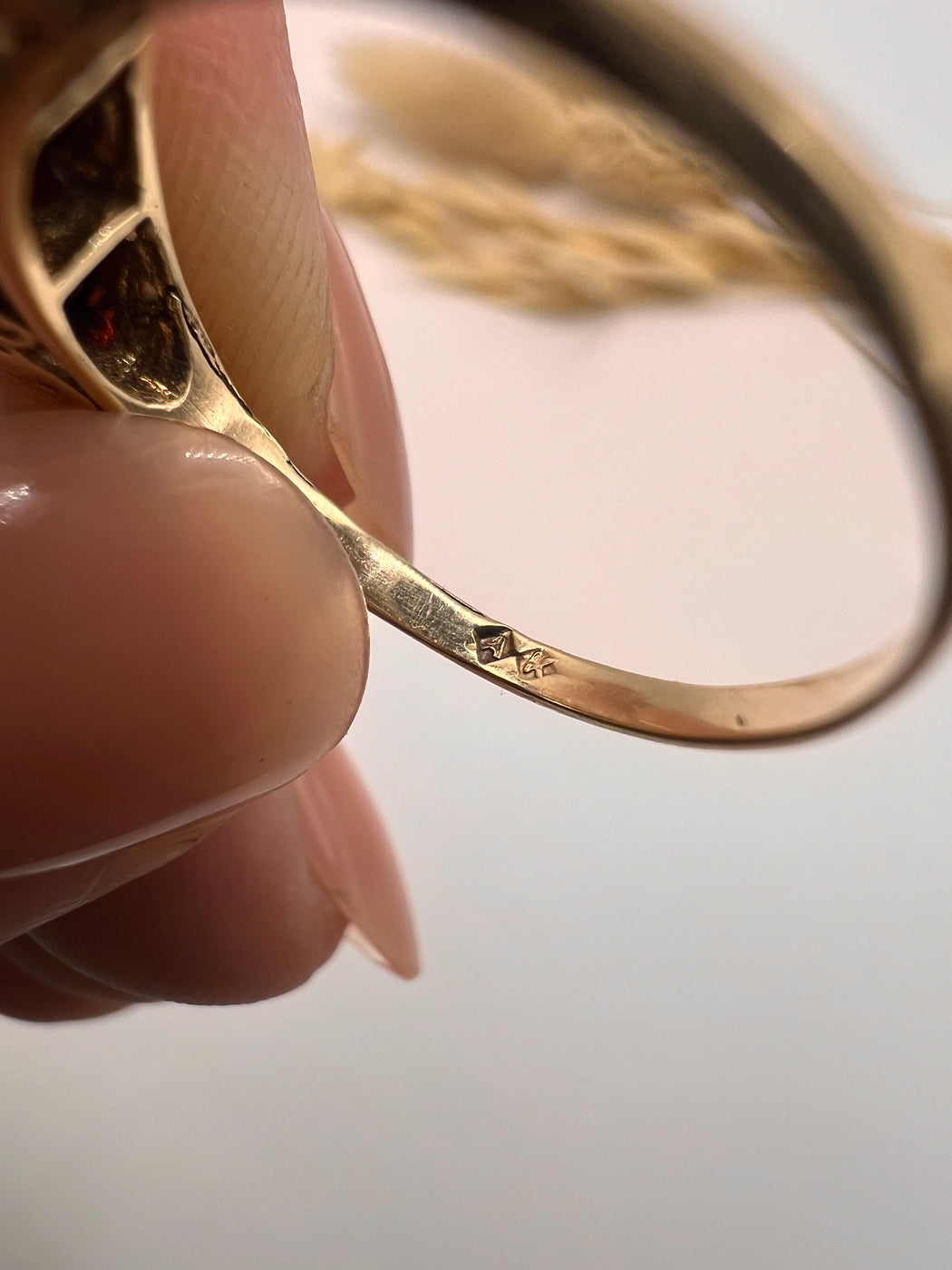 9ct Yellow Gold Garnet Trilogy Ring