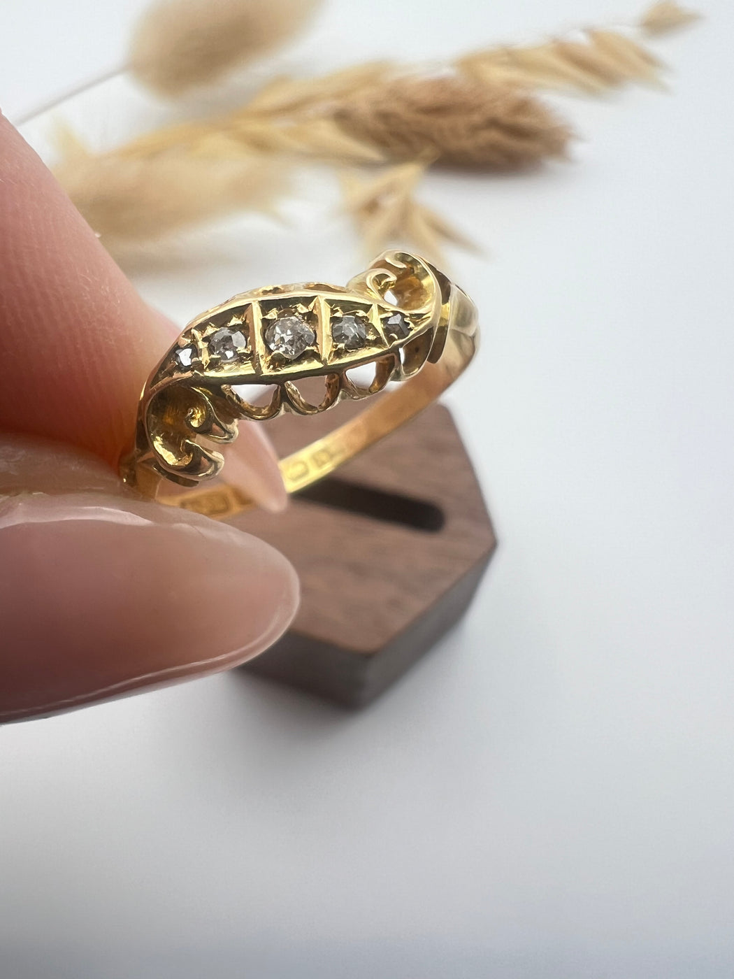 18ct Gold and Diamond Scroll Ring
