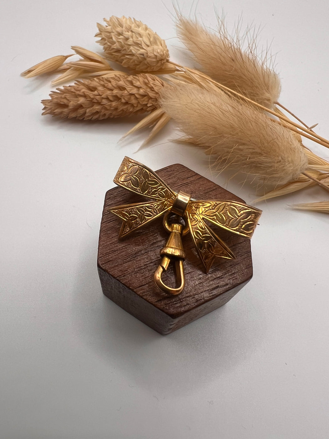 Antique Victorian Rolled Gold Bow Brooch With Dog Clip