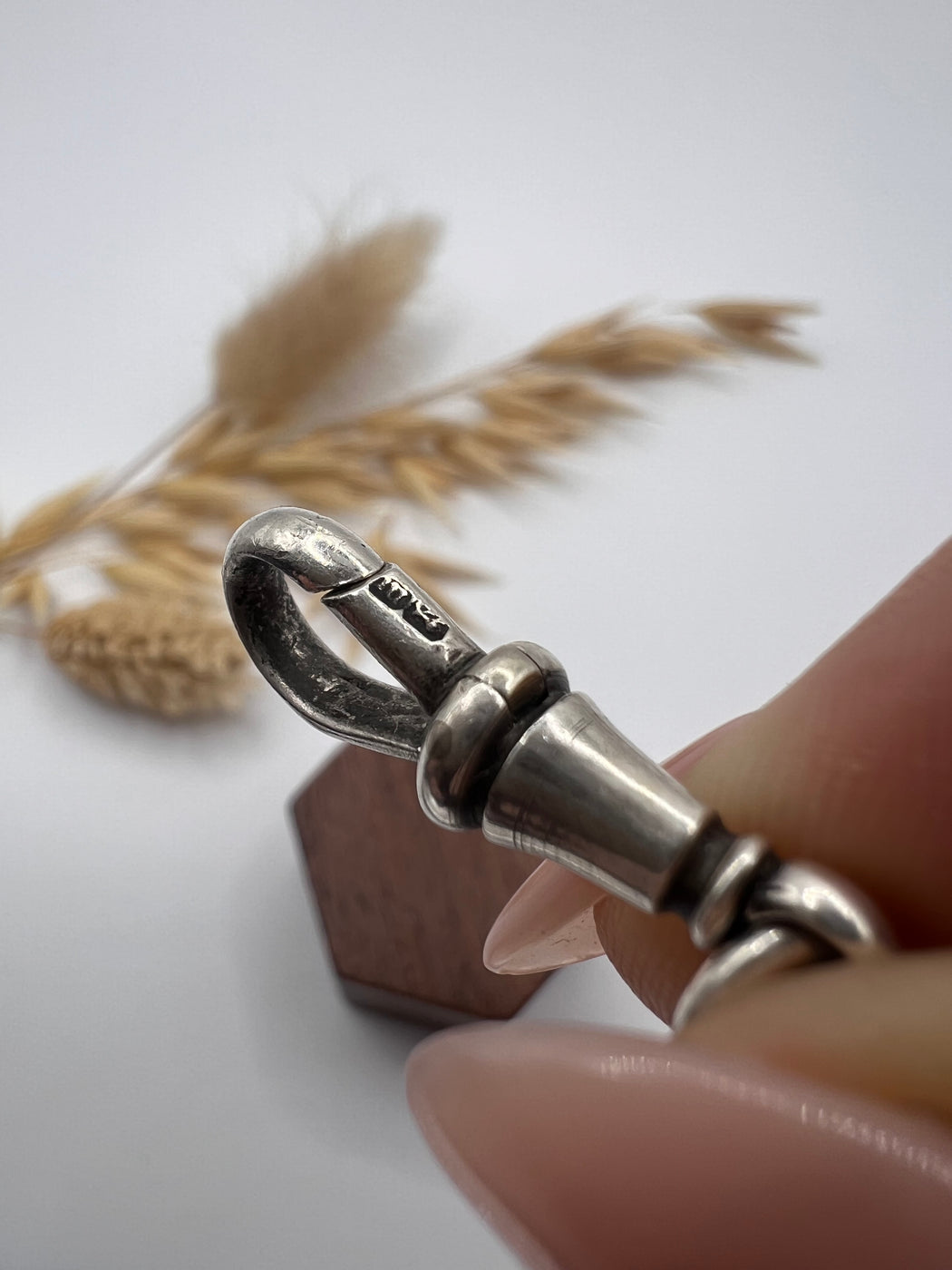 Vintage c1927 Silver Albert Dog Clip