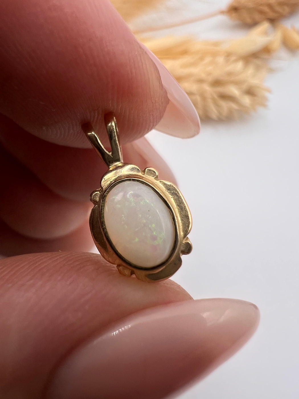 Vintage 9ct Gold Opal Stone Pendant