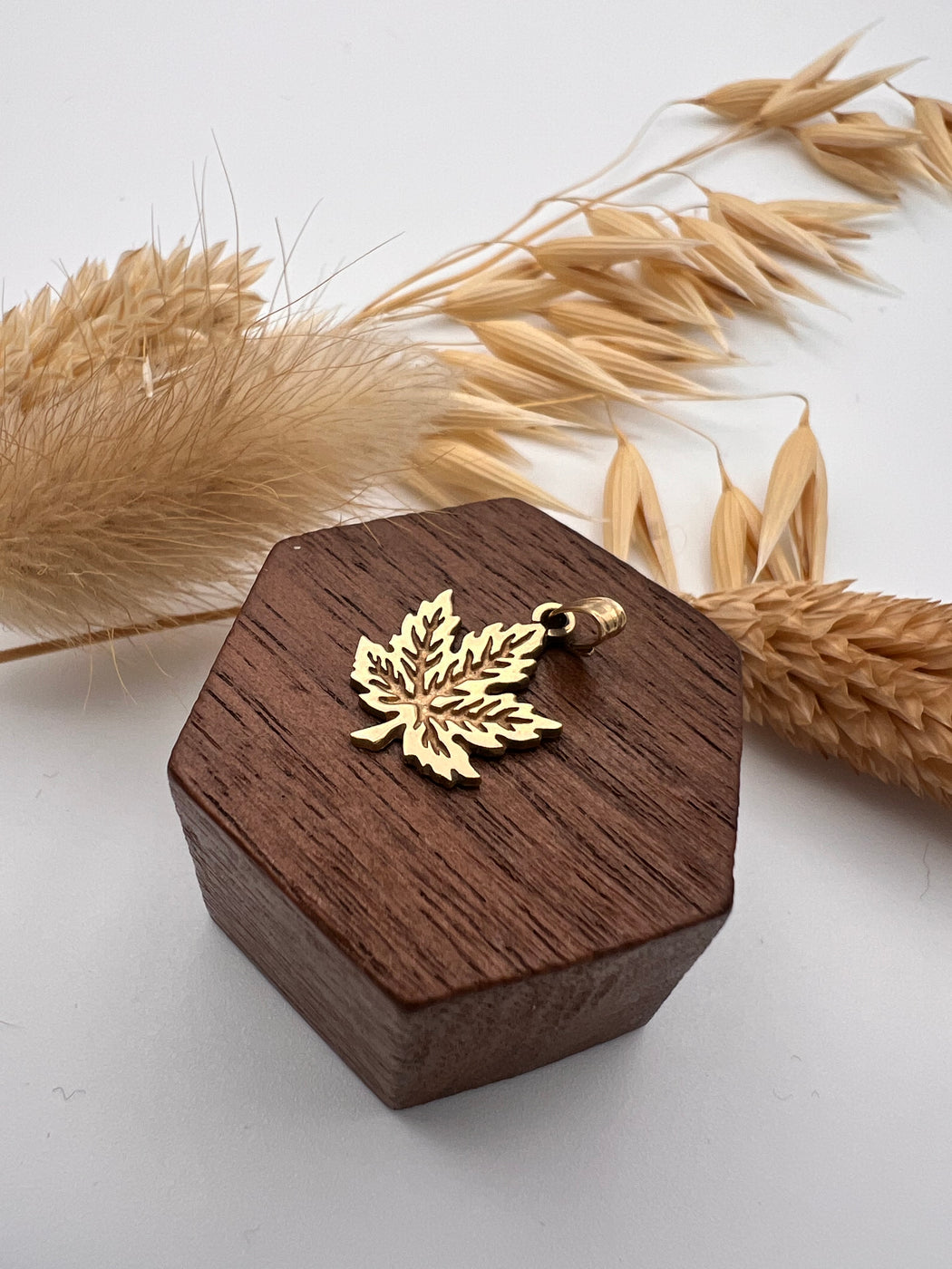 Vintage 10ct Gold Maple Leaf Charm