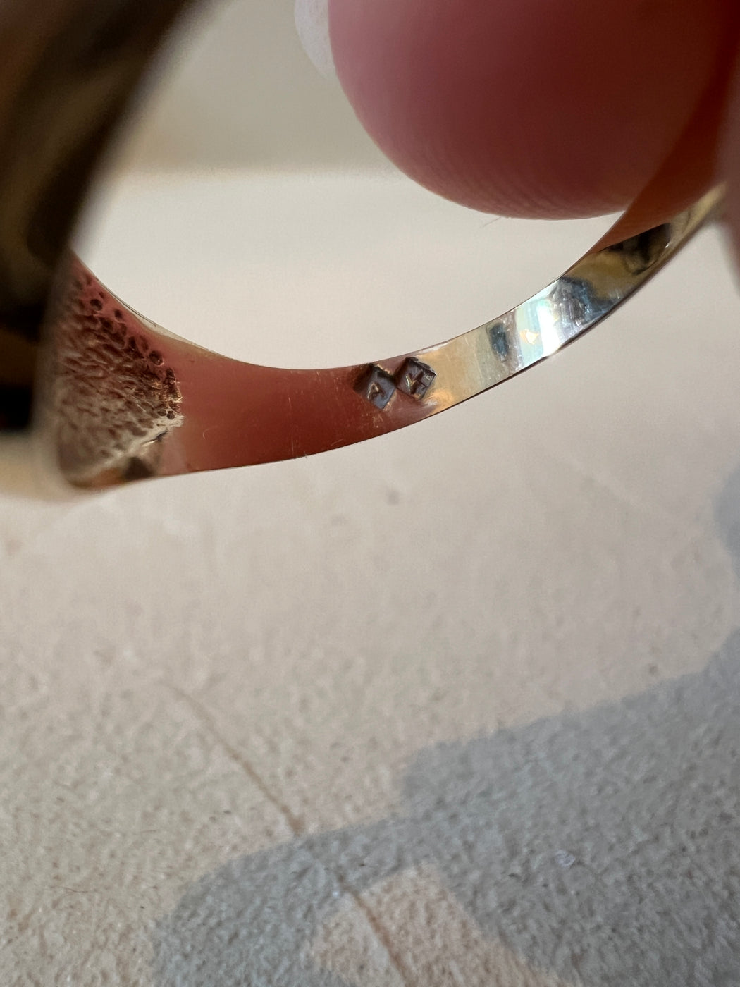 9ct Gold Oval Tigers Eye Signet Ring Size M