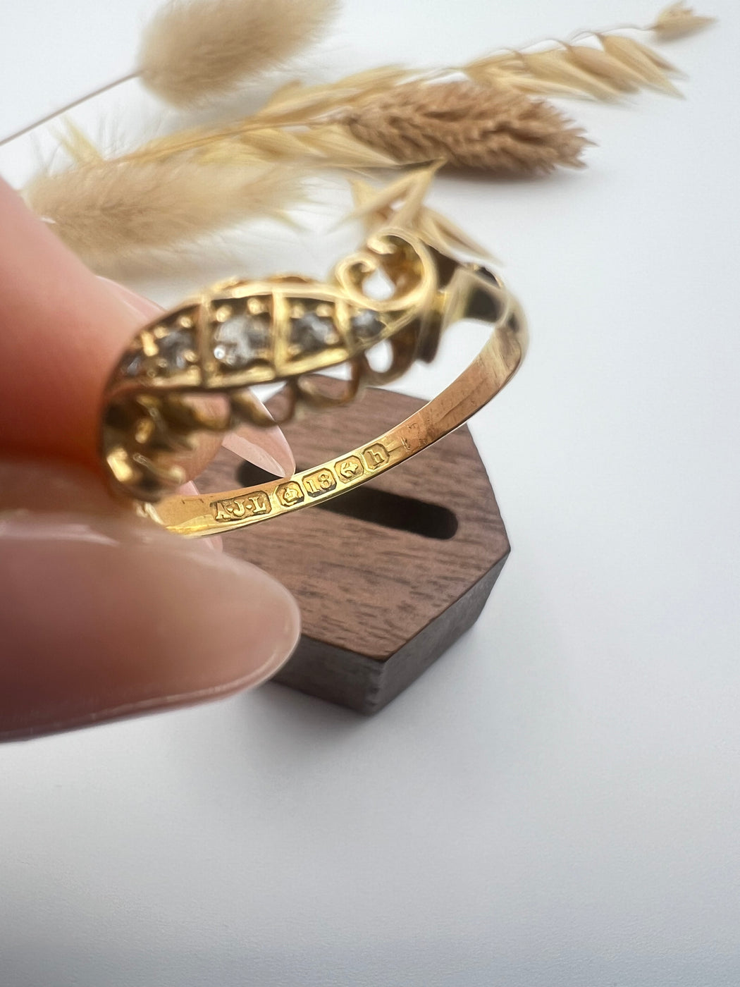 18ct Gold and Diamond Scroll Ring