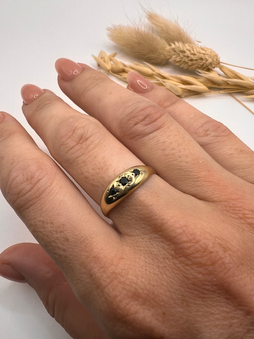 Vintage 9ct Garnet Gypsy Ring