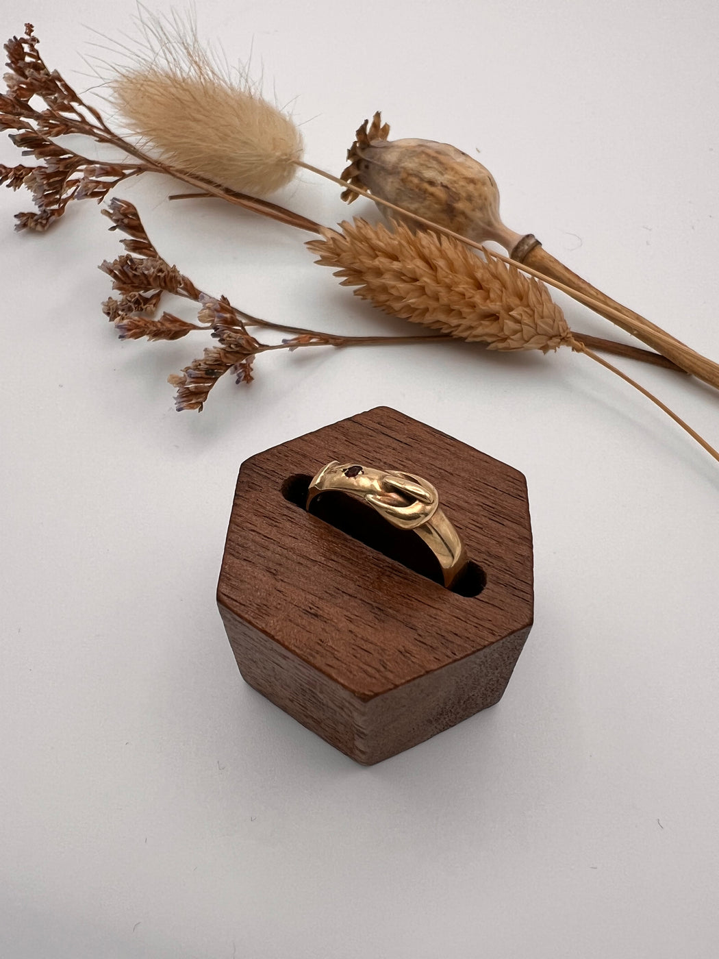 Vintage 9ct Gold and Garnet Buckle Ring