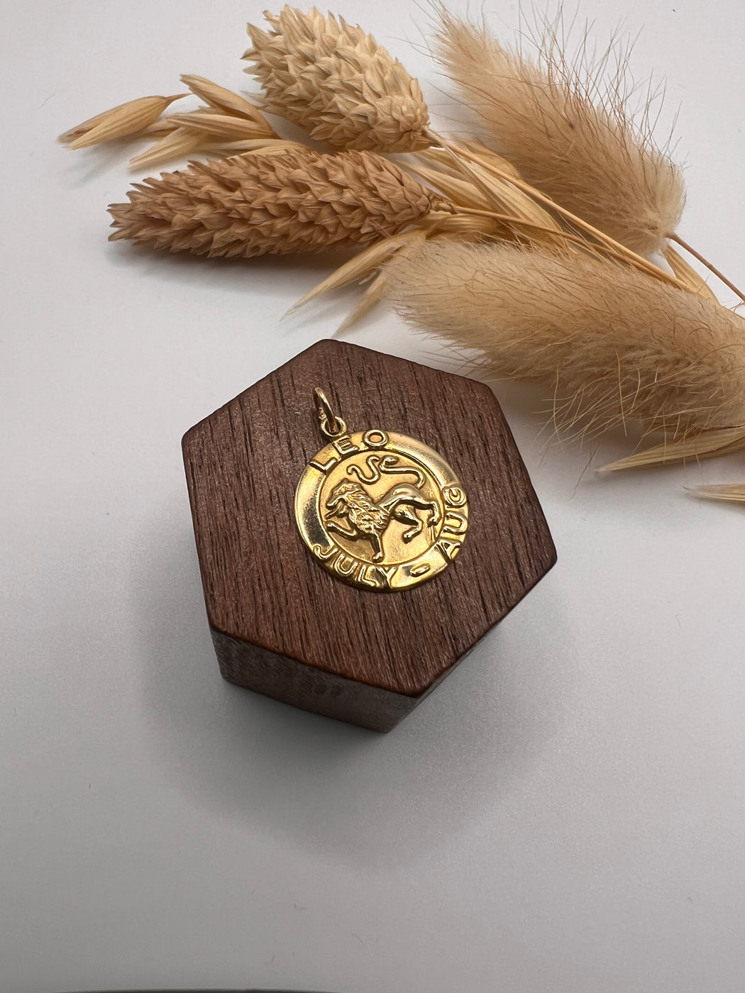 Vintage 9ct Leo Zodiac Sign Charm