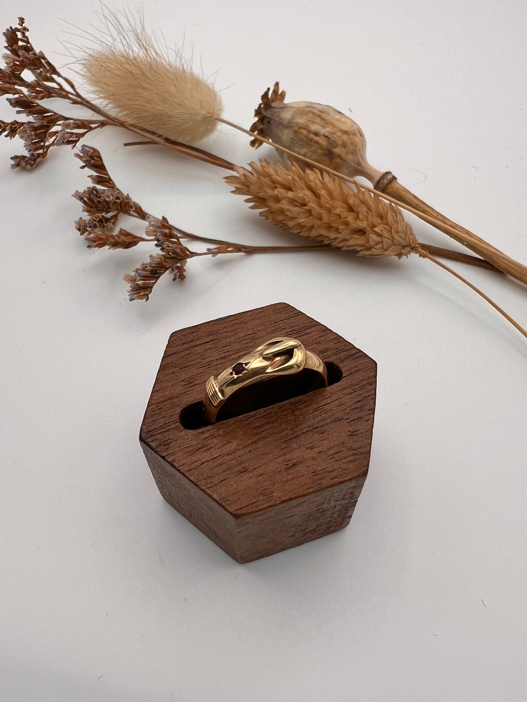 Vintage 9ct Gold and Garnet Buckle Ring