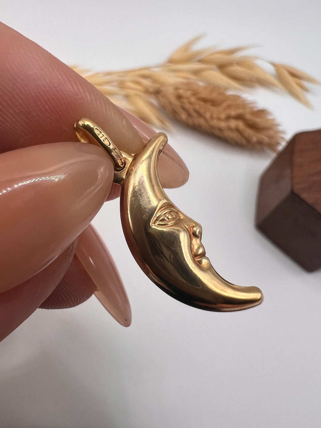Vintage 9ct Gold Crescent Moon Charm