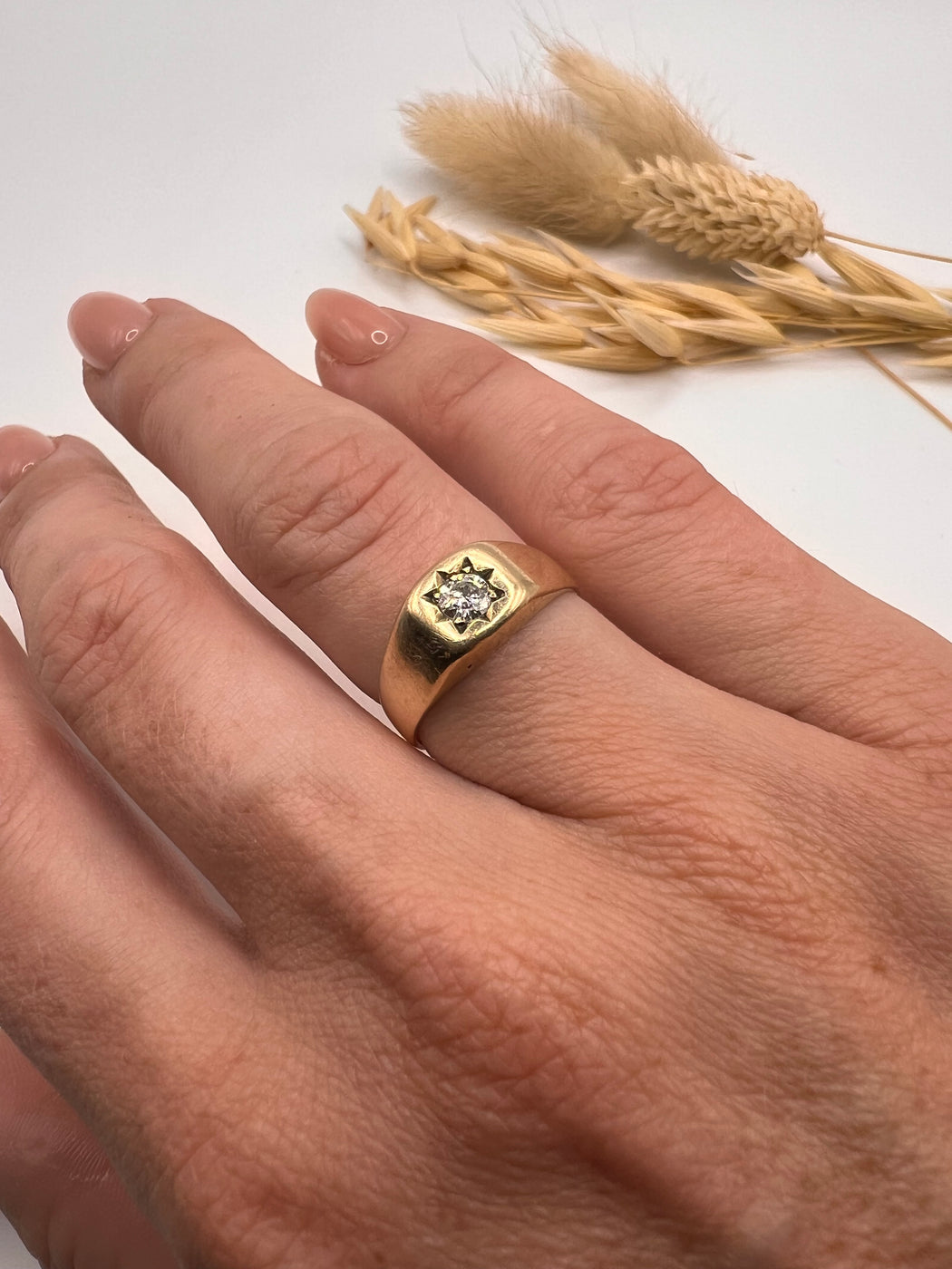 Vintage 9ct Star Set Diamond Gypsy Ring
