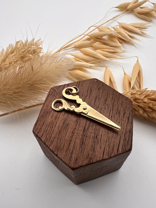 Vintage 9ct Articulated Scissors Charm