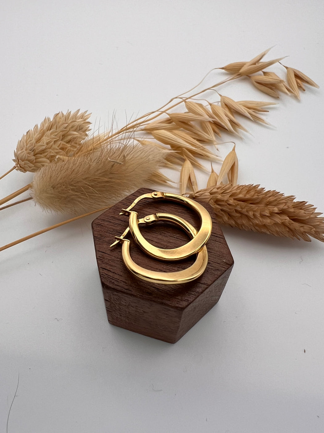 9ct Gold Wavy Hoop Earrings
