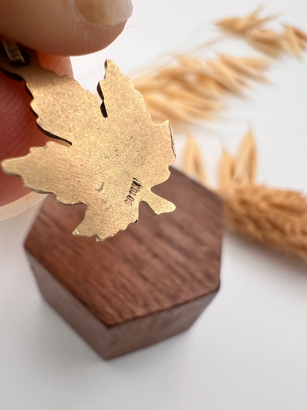 Vintage 10ct Gold Maple Leaf Charm