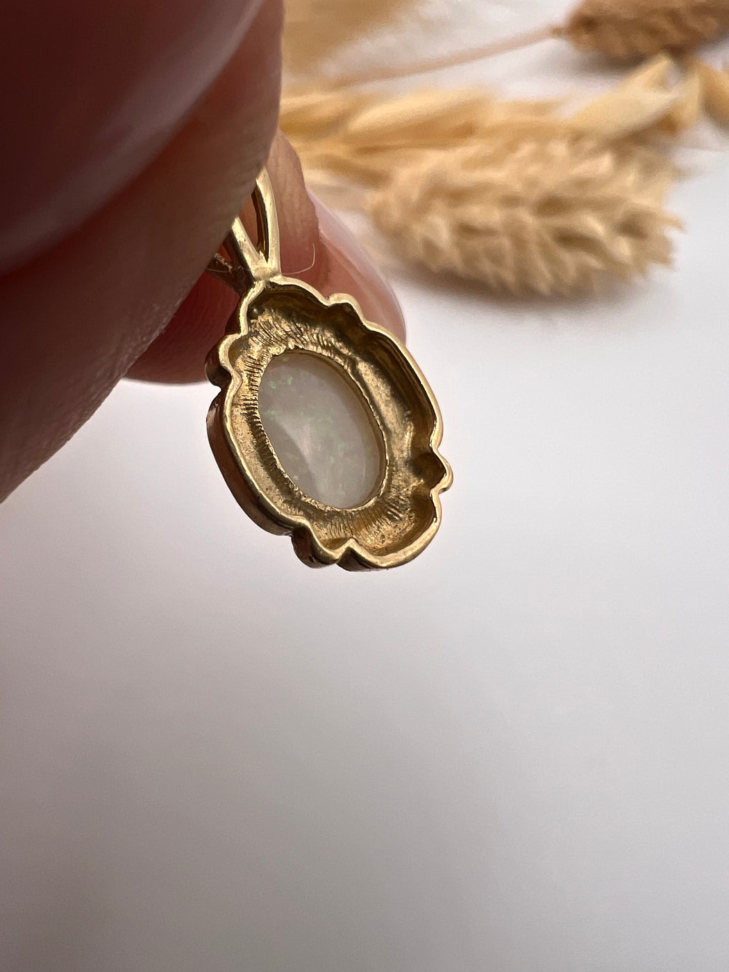 Vintage 9ct Gold Opal Stone Pendant