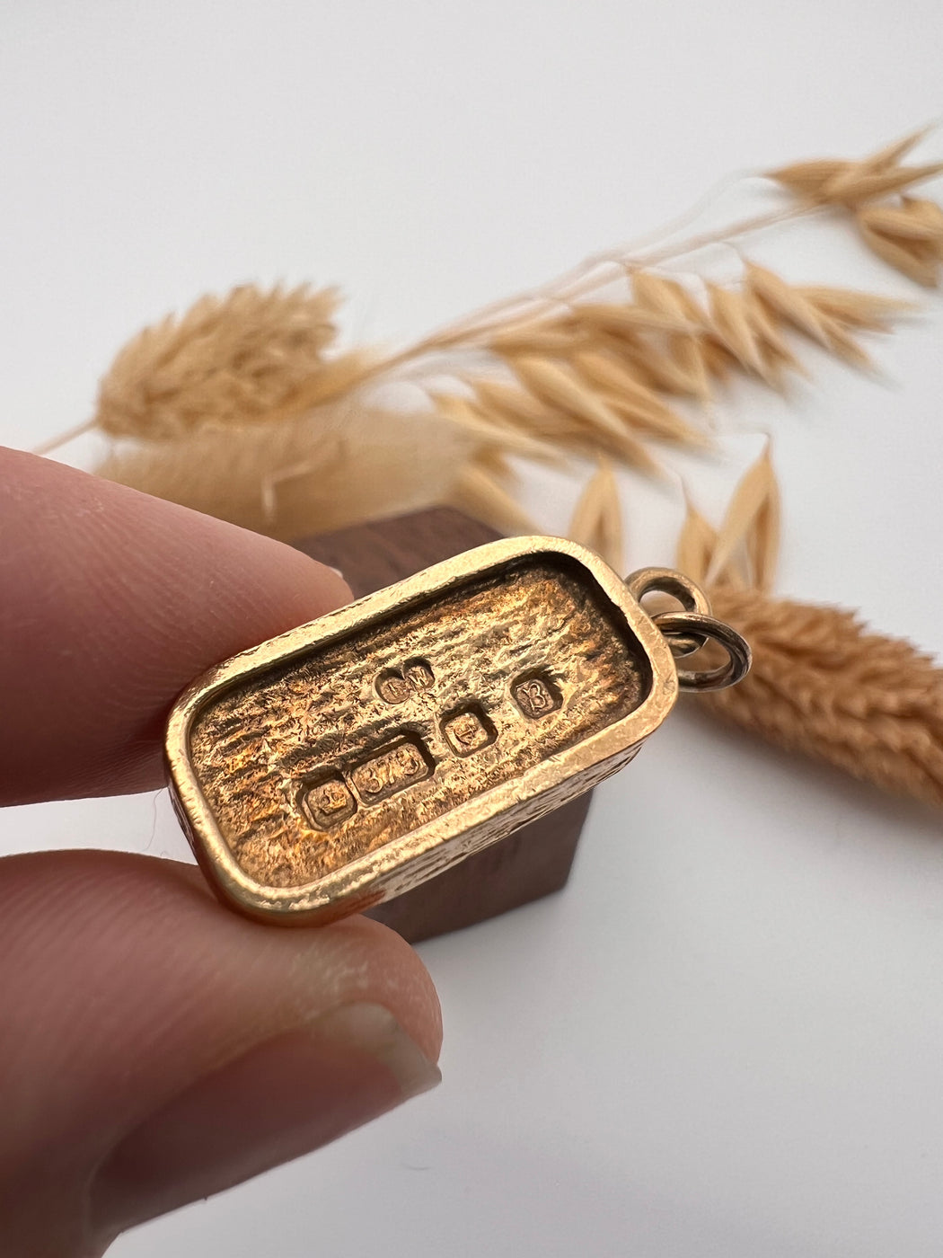 Vintage 9ct Gold Bar Charm