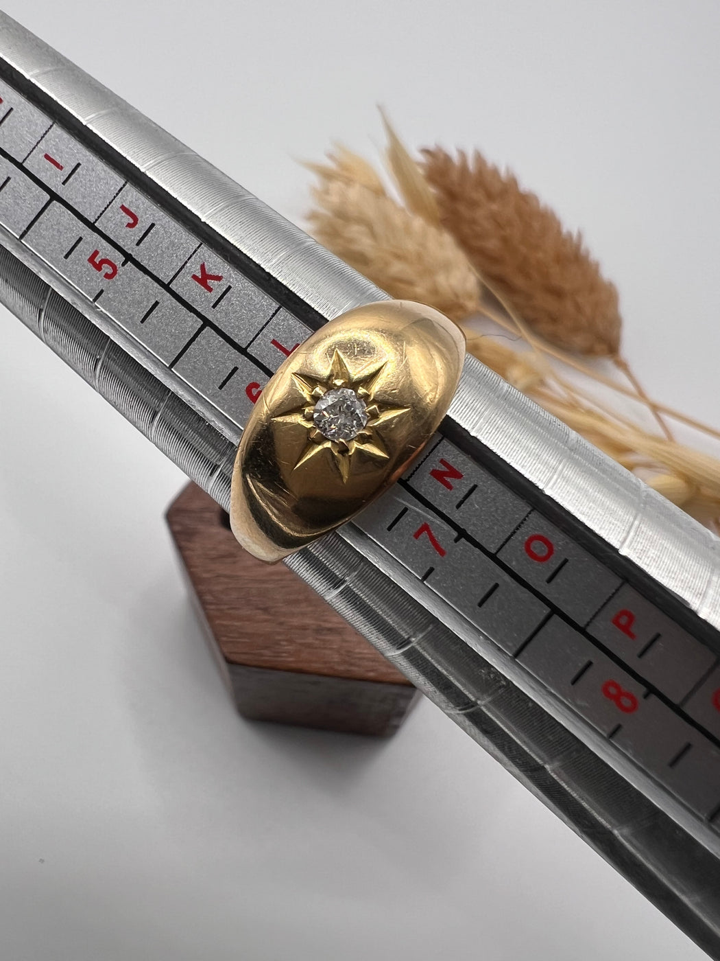 Antique 18ct Old Cut Star Set Gypsy Ring