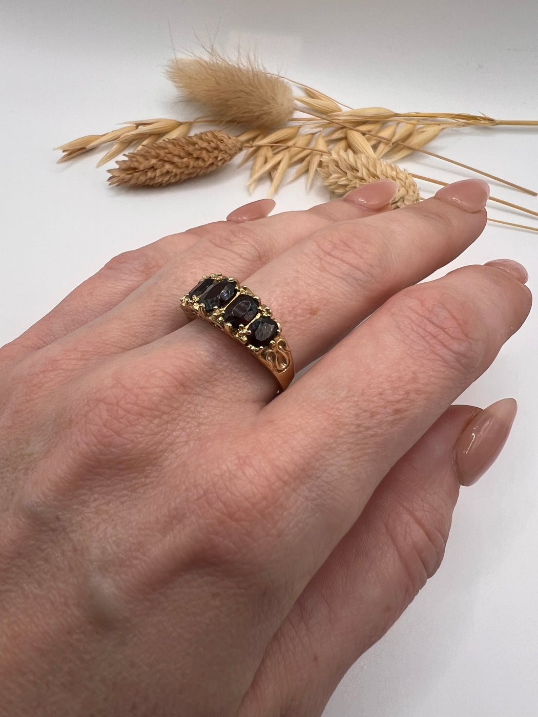 Chunky Vintage 9ct Garnet Ring