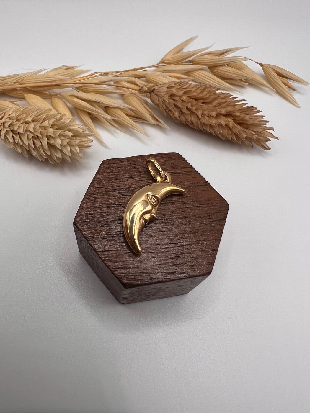 Vintage 9ct Gold Crescent Moon Charm