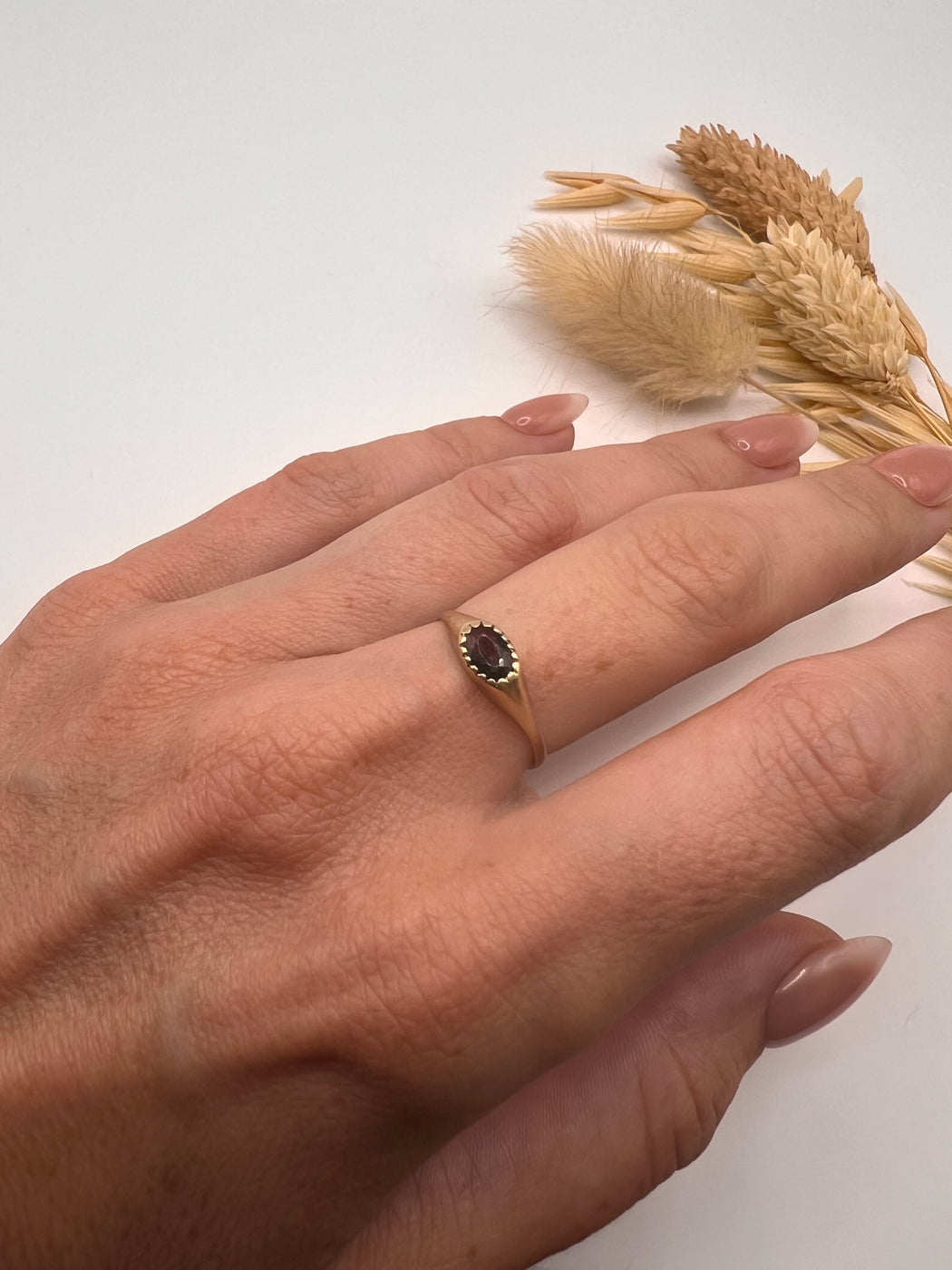 Vintage 9ct Gypsy Set Garnet Ring