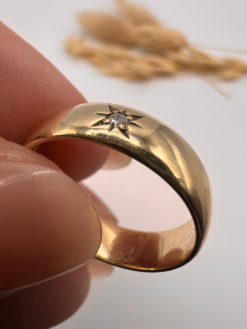 Vintage 9ct Star Set Diamond Gypsy Ring