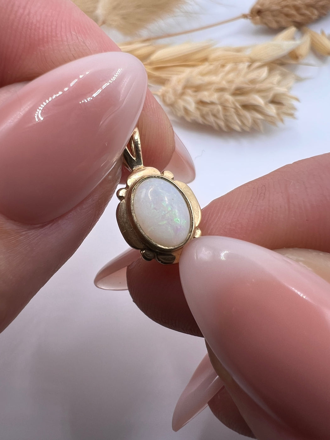 Vintage 9ct Gold Opal Stone Pendant