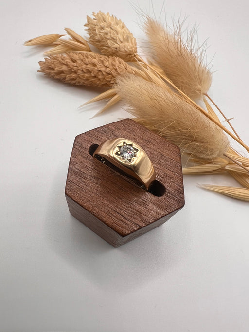 Vintage 9ct Star Set Diamond Gypsy Ring
