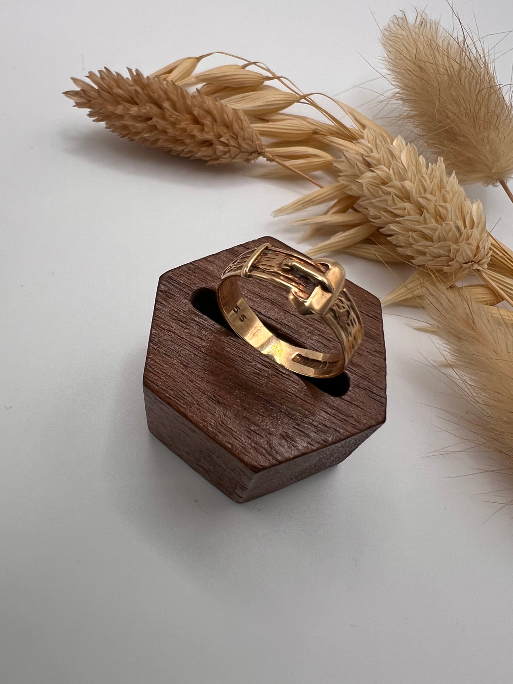 9ct Gold 1970's Buckle Ring