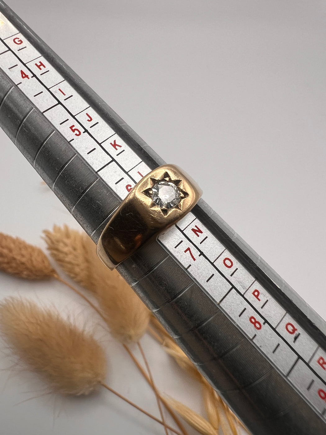 Vintage 9ct Star Set Diamond Gypsy Ring