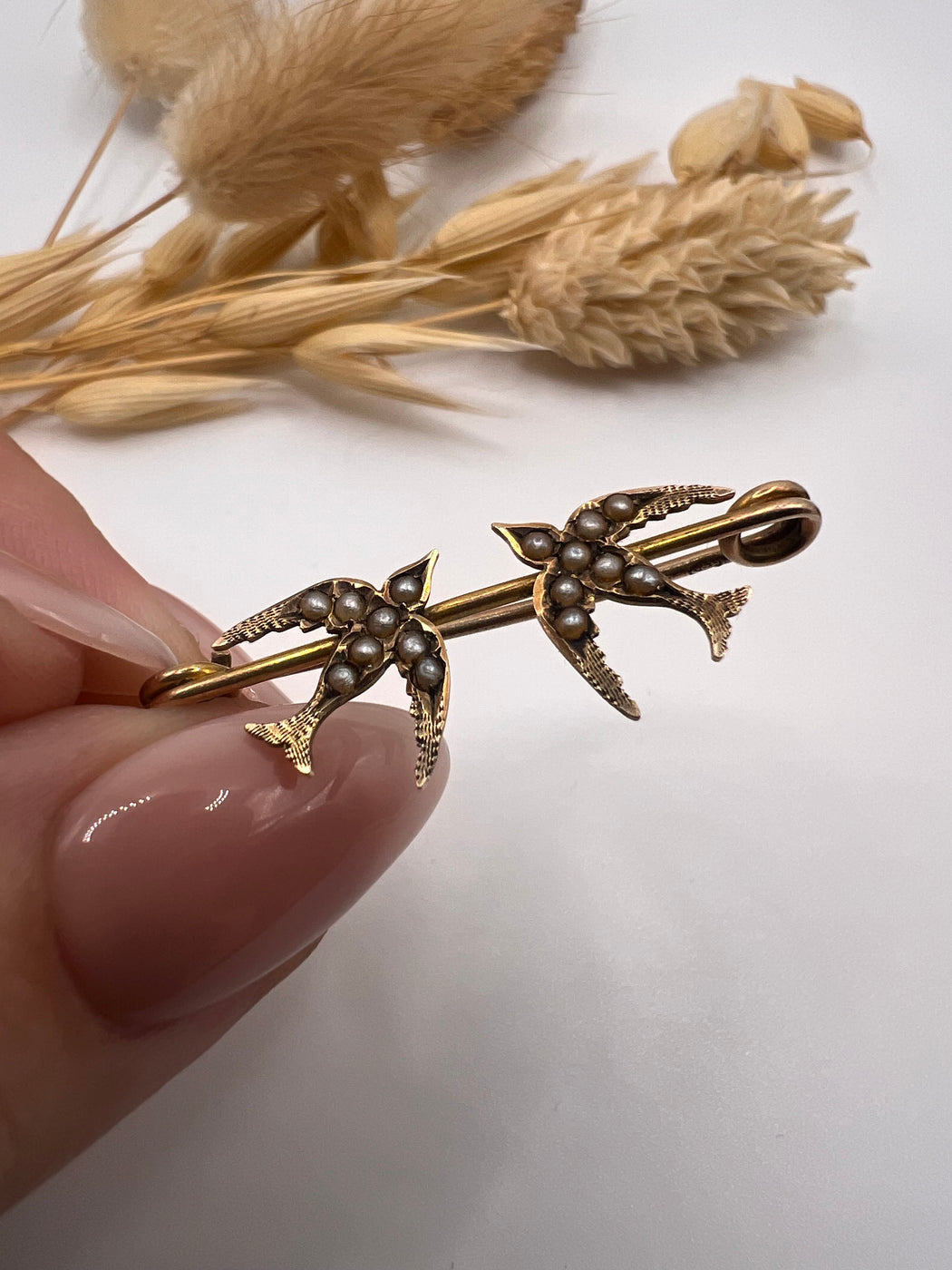 Victorian Double Swallow 9ct Gold Bar Brooch