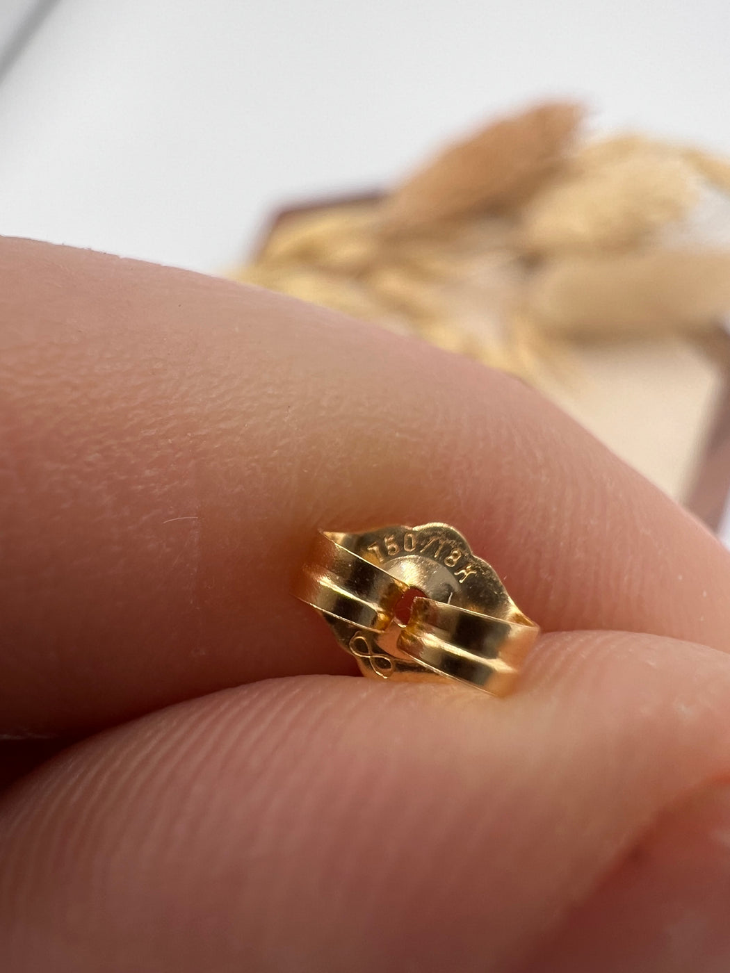 18ct Gold and Garnet Heart Earrings