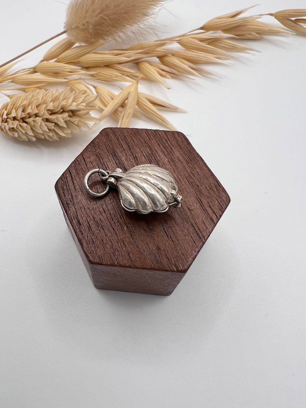 Vintage Silver Articulated Oyster Shell Charm