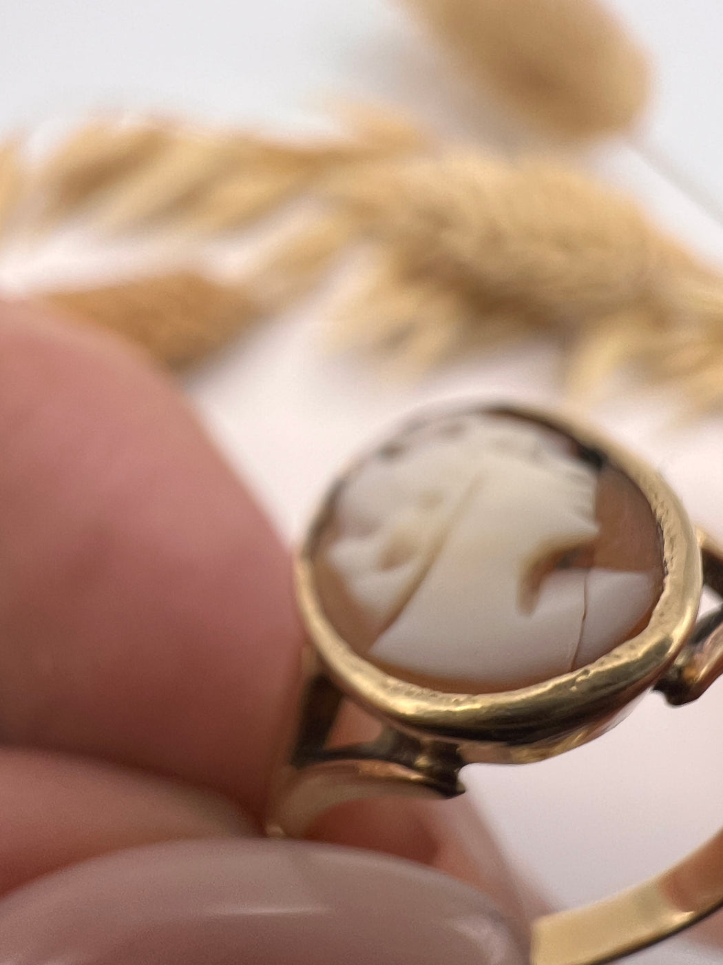 9ct Gold Antique Cameo Ring