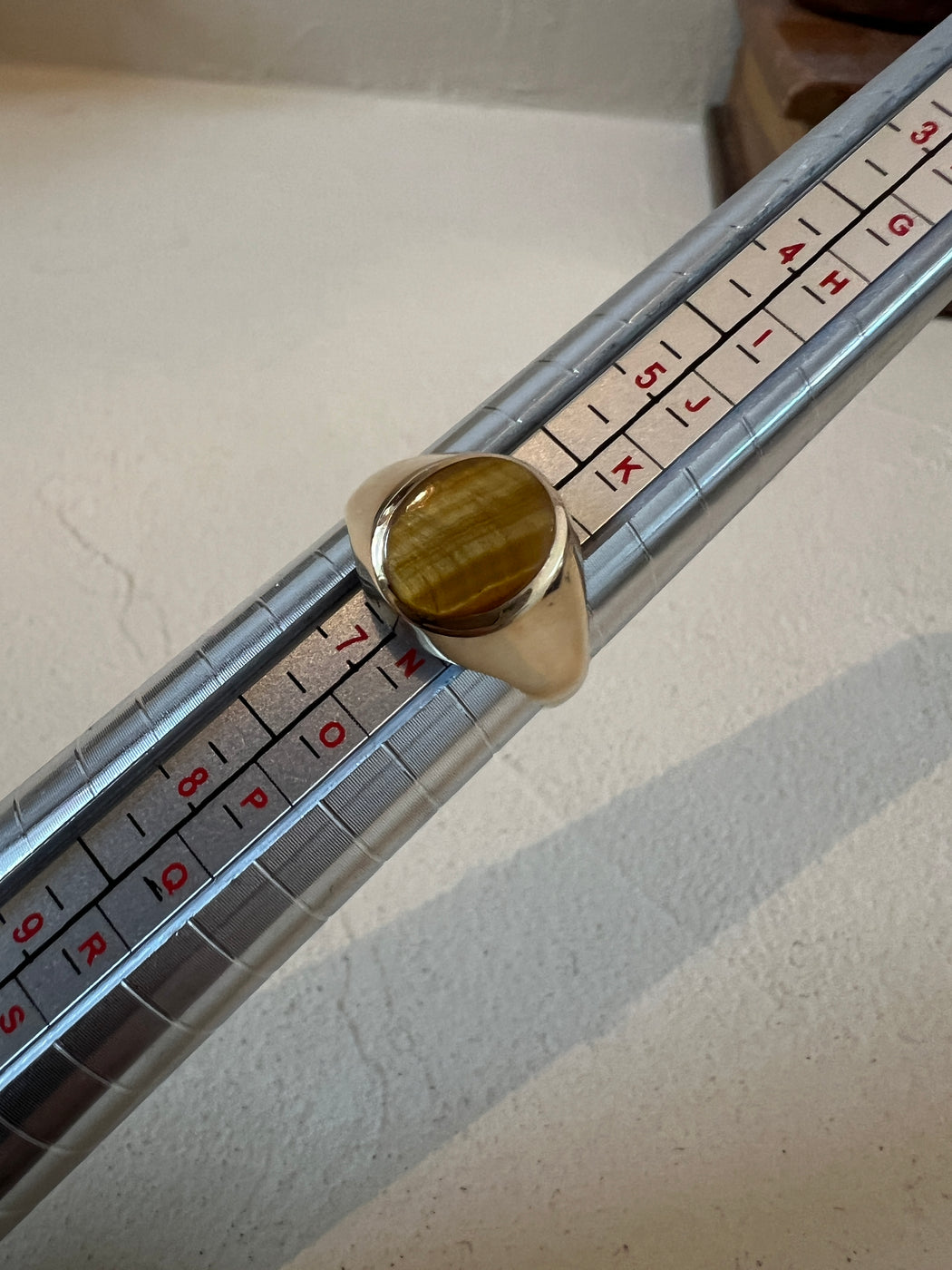 9ct Gold Oval Tigers Eye Signet Ring Size M
