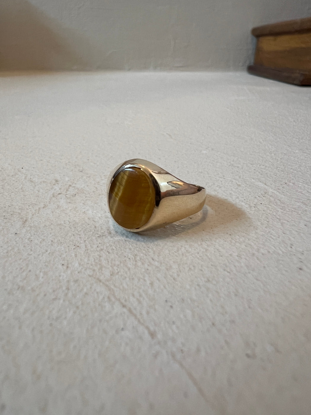 9ct Gold Oval Tigers Eye Signet Ring Size M