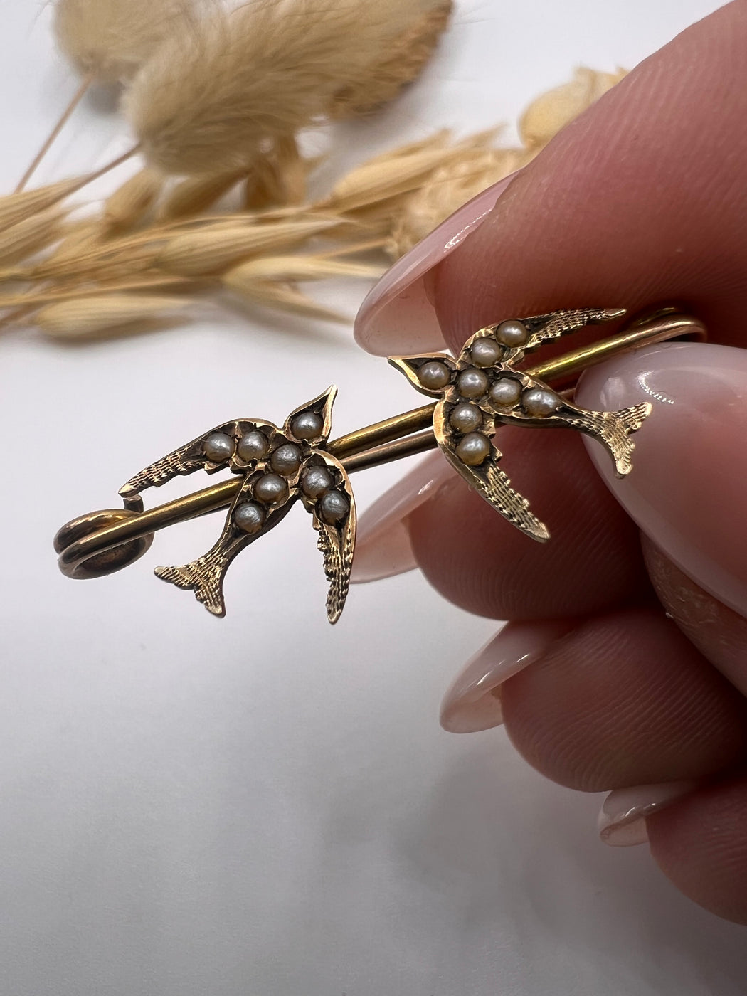 Victorian Double Swallow 9ct Gold Bar Brooch