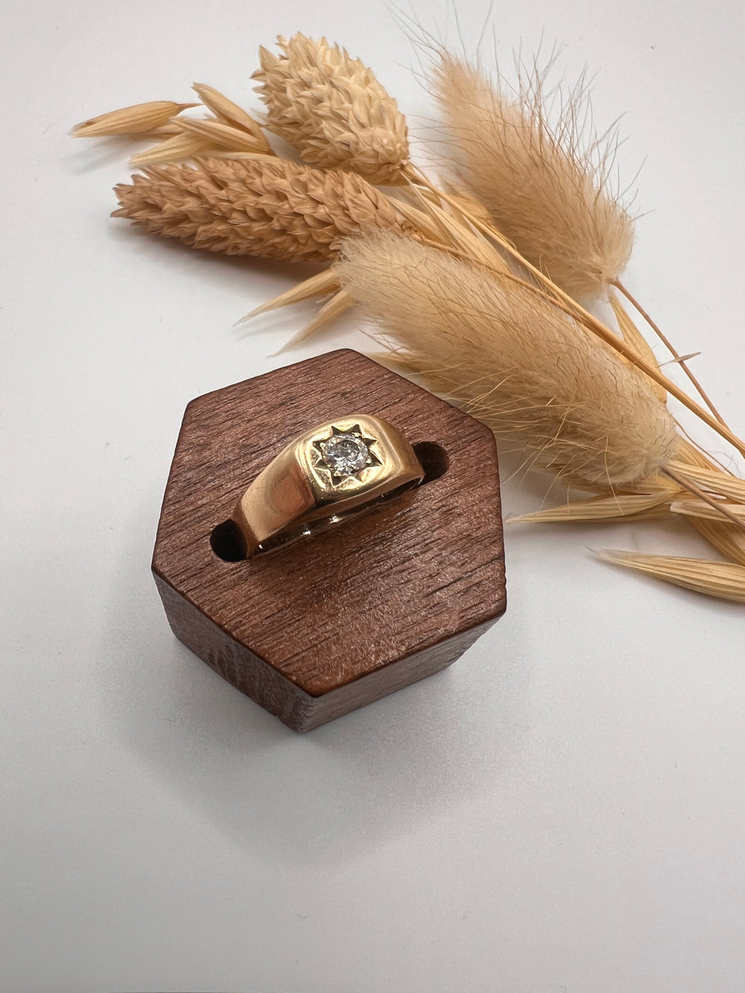 Vintage 9ct Star Set Diamond Gypsy Ring