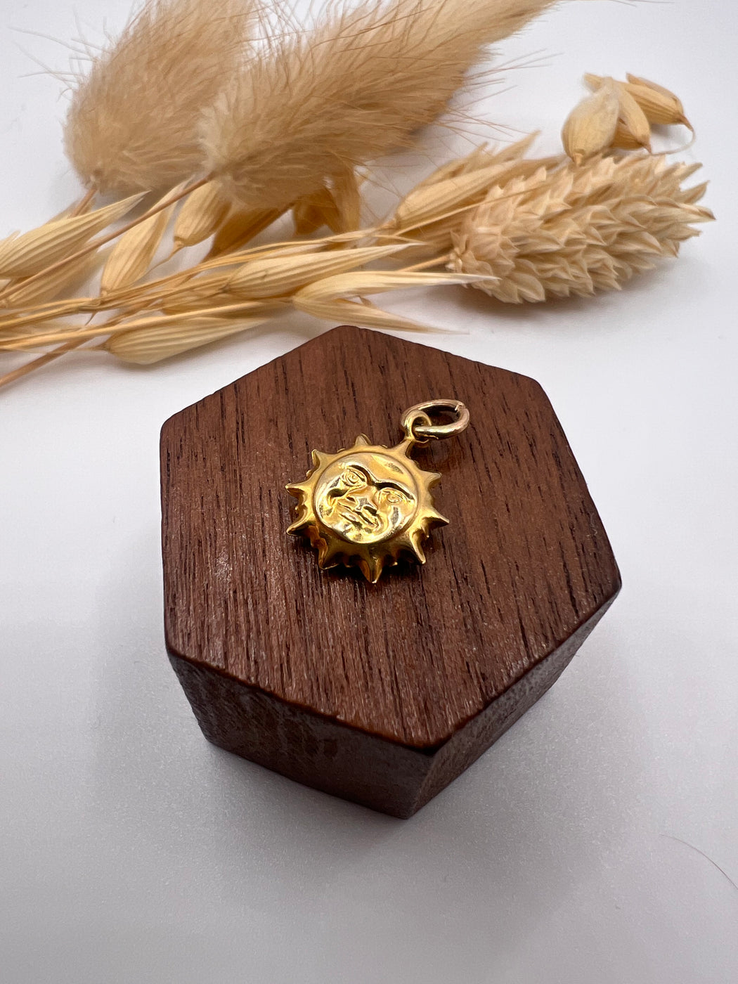Vintage 9ct Yellow Gold Celestial Sun Charm