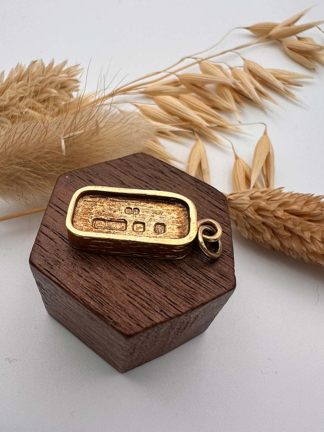 Vintage 9ct Gold Bar Charm
