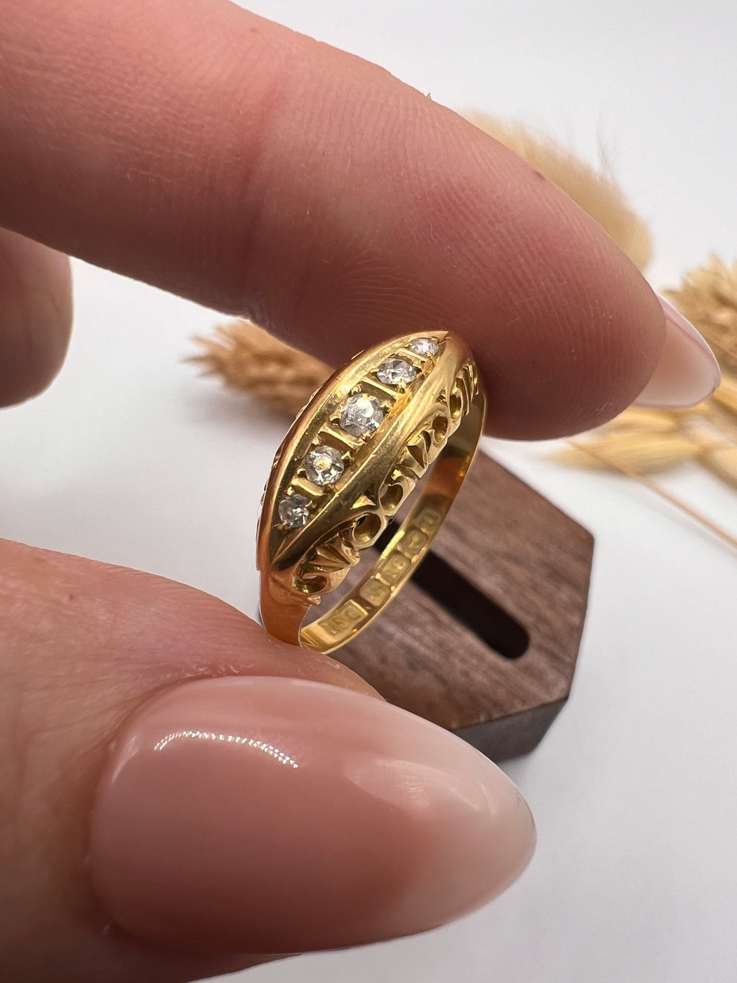 18ct Antique Five Diamond Boat Ring