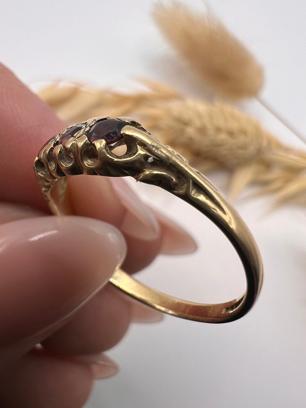 9ct Gold Vintage Three Stone Garnet Ring