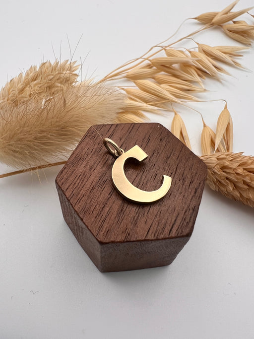 Vintage 9ct Gold C Letter Charm